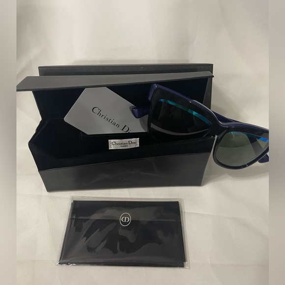 Christian Dior Sunglass - Picture 5 of 6